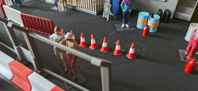 2 Colour Traffic Cones x20