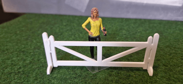 "Goodwood " Style fence x10pcs + gate.